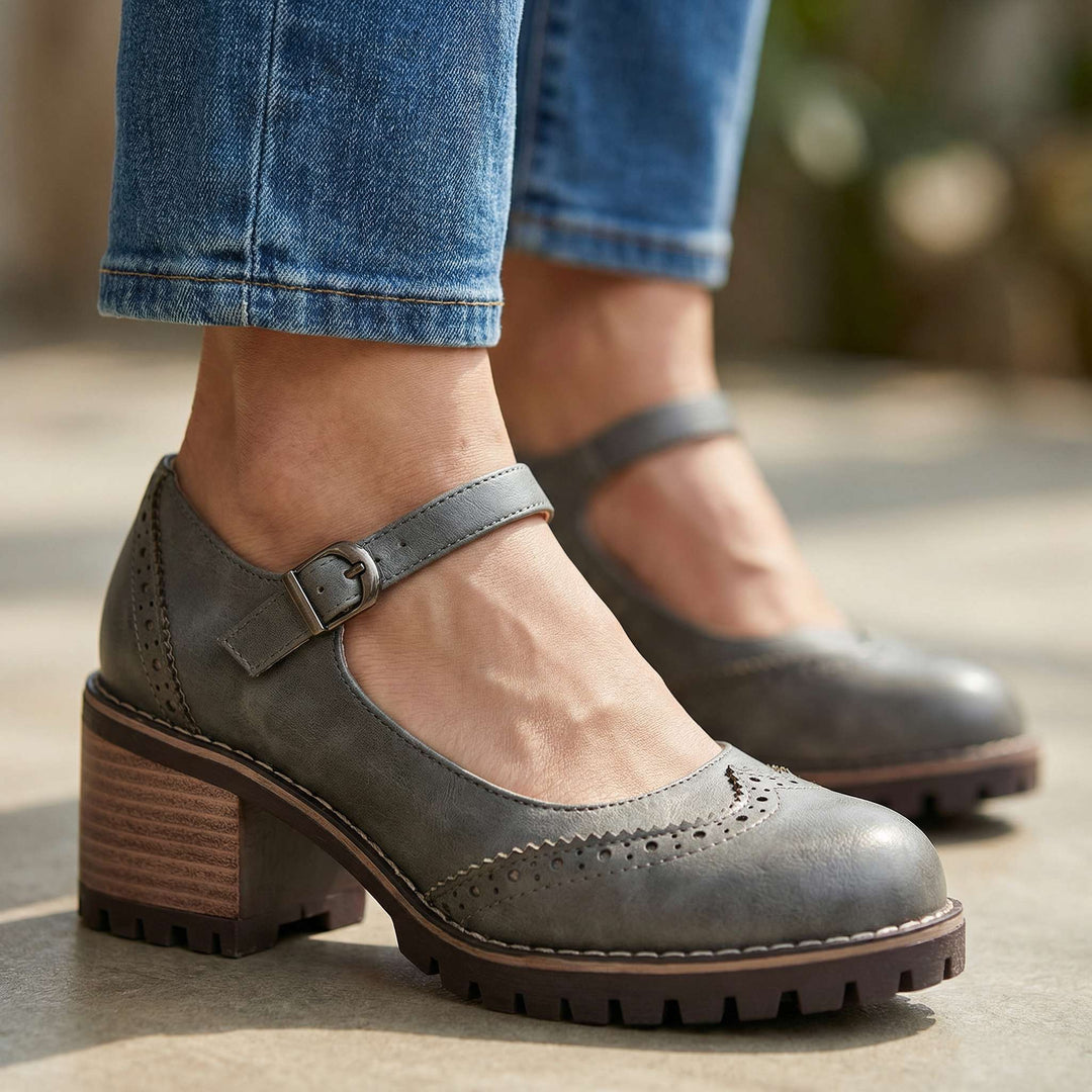 Wiktoria | Czółenka Brogowe z Paskiem na Kostce