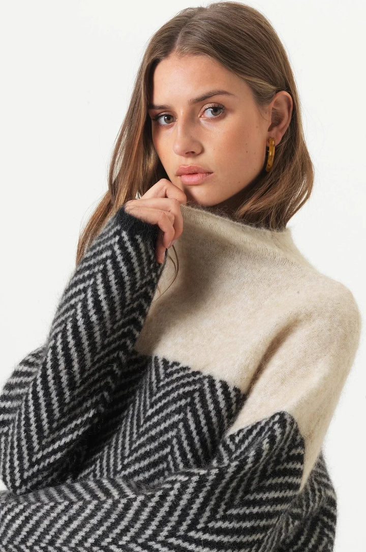 Adela | Golf Premium z Delikatnej Dzianiny